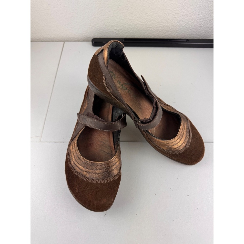 Naot Mary Jane Flats‎ Brown Suede Bronze Accent Comfort Shoes Womens 38 7 7.5